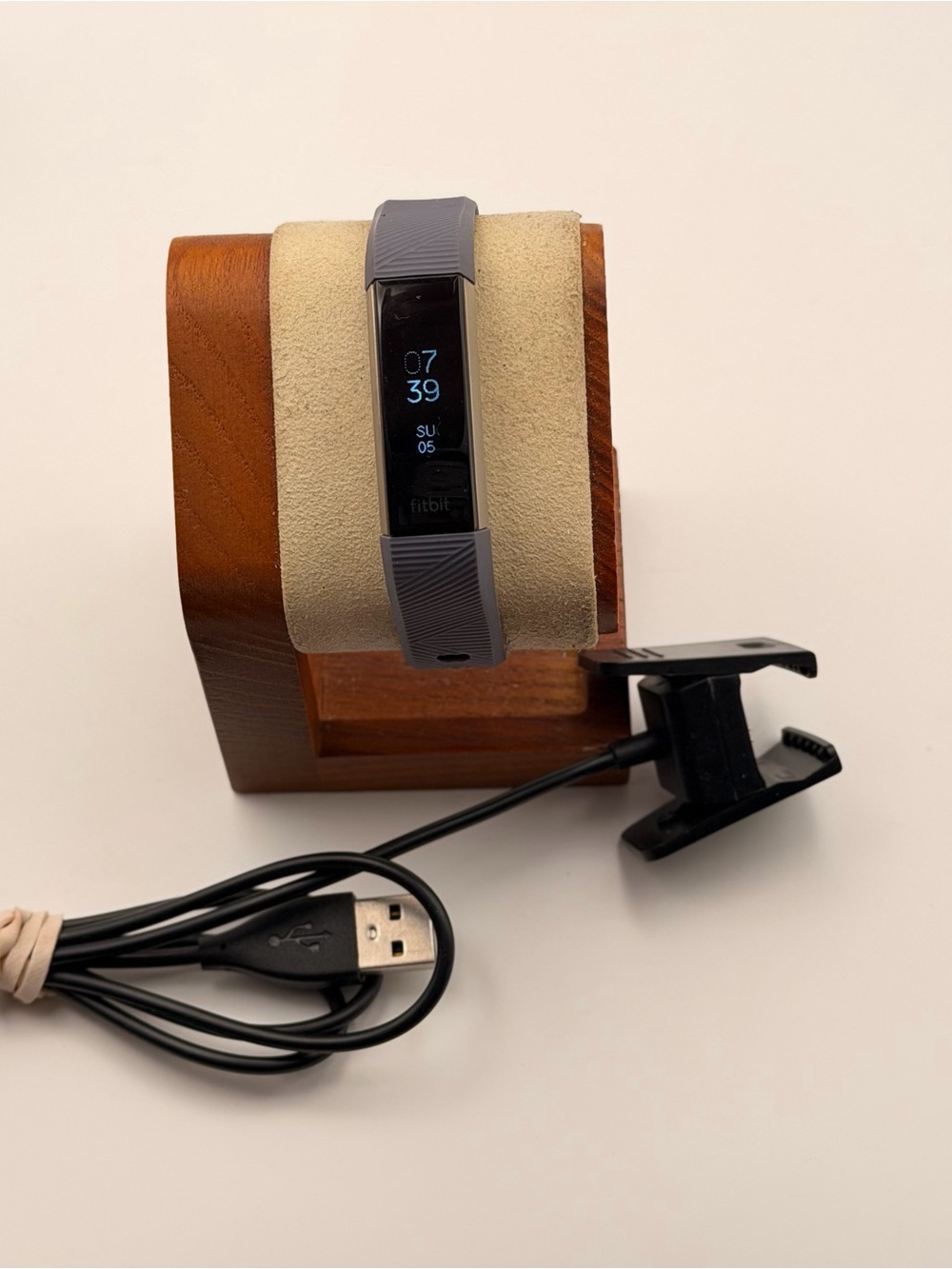 Fitbit Alta HR, Tested, Charger Included, Excellent, Fitness Tracker